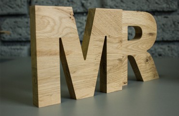 Буквы из дуба